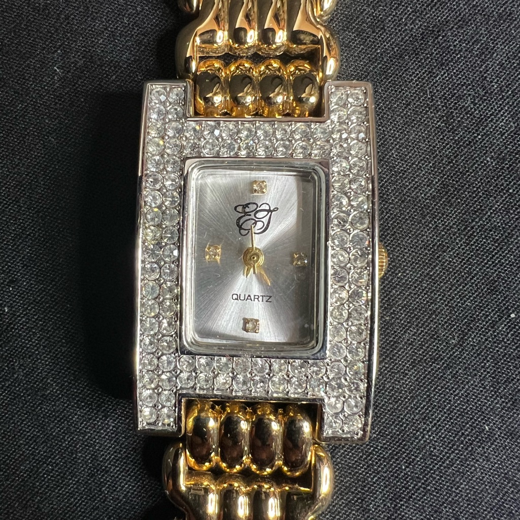 Elizabeth Taylor White Diamonds Quartz Gold Toned Ladies 7 Watch